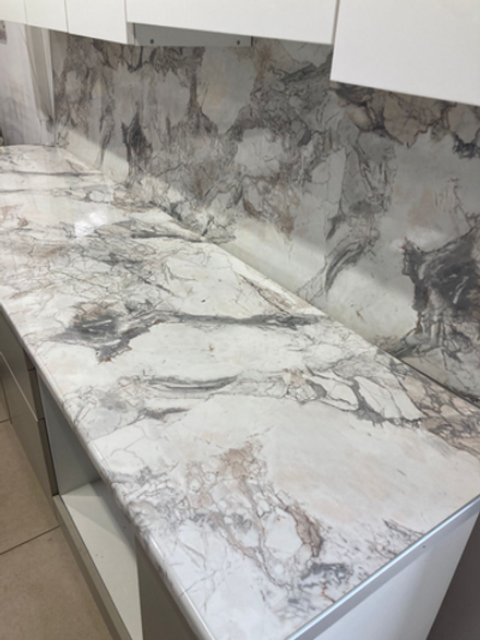 Столешница глянец Мрамор альберика 3 кат 3050*600*40 \4155/1\