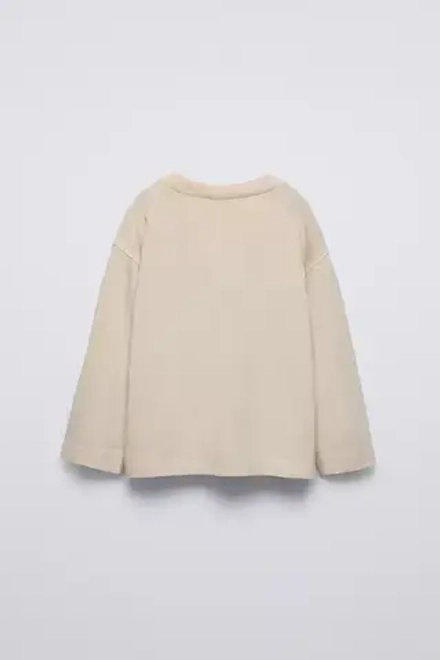 ZARA ФУТБОЛКА ИЗ ТКАНИ С ЭФФЕКТОМ ПОТЕРТОСТИ, ЭКРЮ