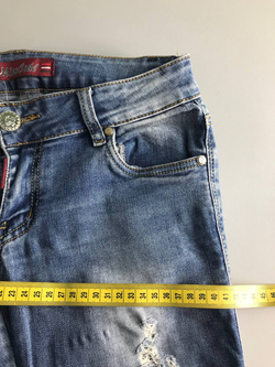 Джинсы узкого кроя, визуально 40 размер