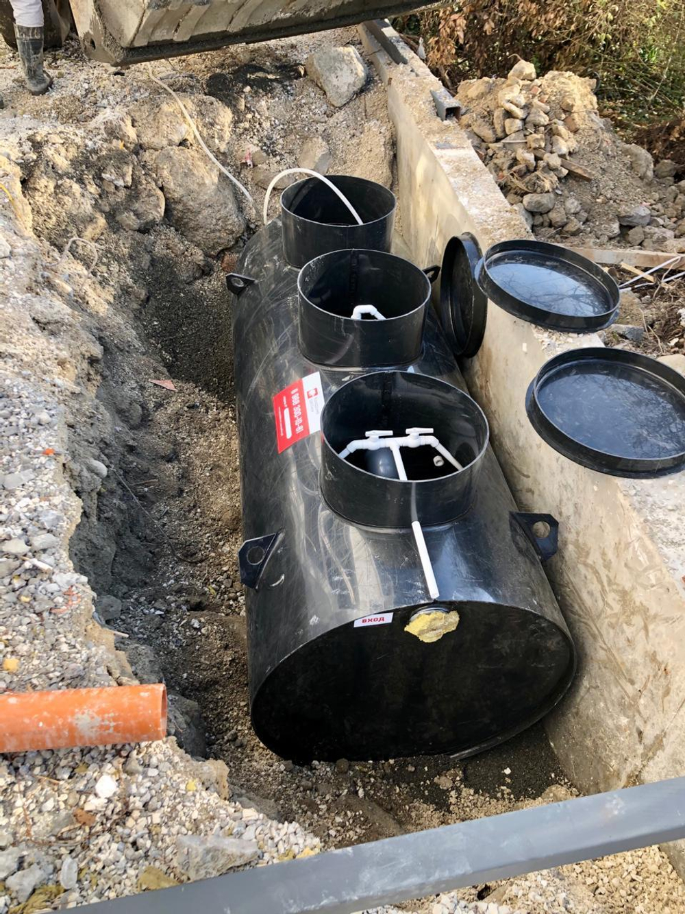 Станция биологической очистки Канада Pro 30.0 PR Горизонтальная / 30000 л. в сутки / 150 чел. / принудительный сброс / компрессорная аэрация (750x220x250см;черный) - арт.556103.1