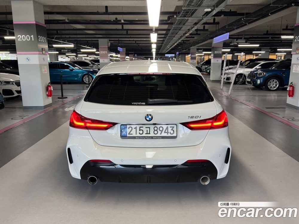 BMW 1 Series (F40) 120i M Sports (08.2021)