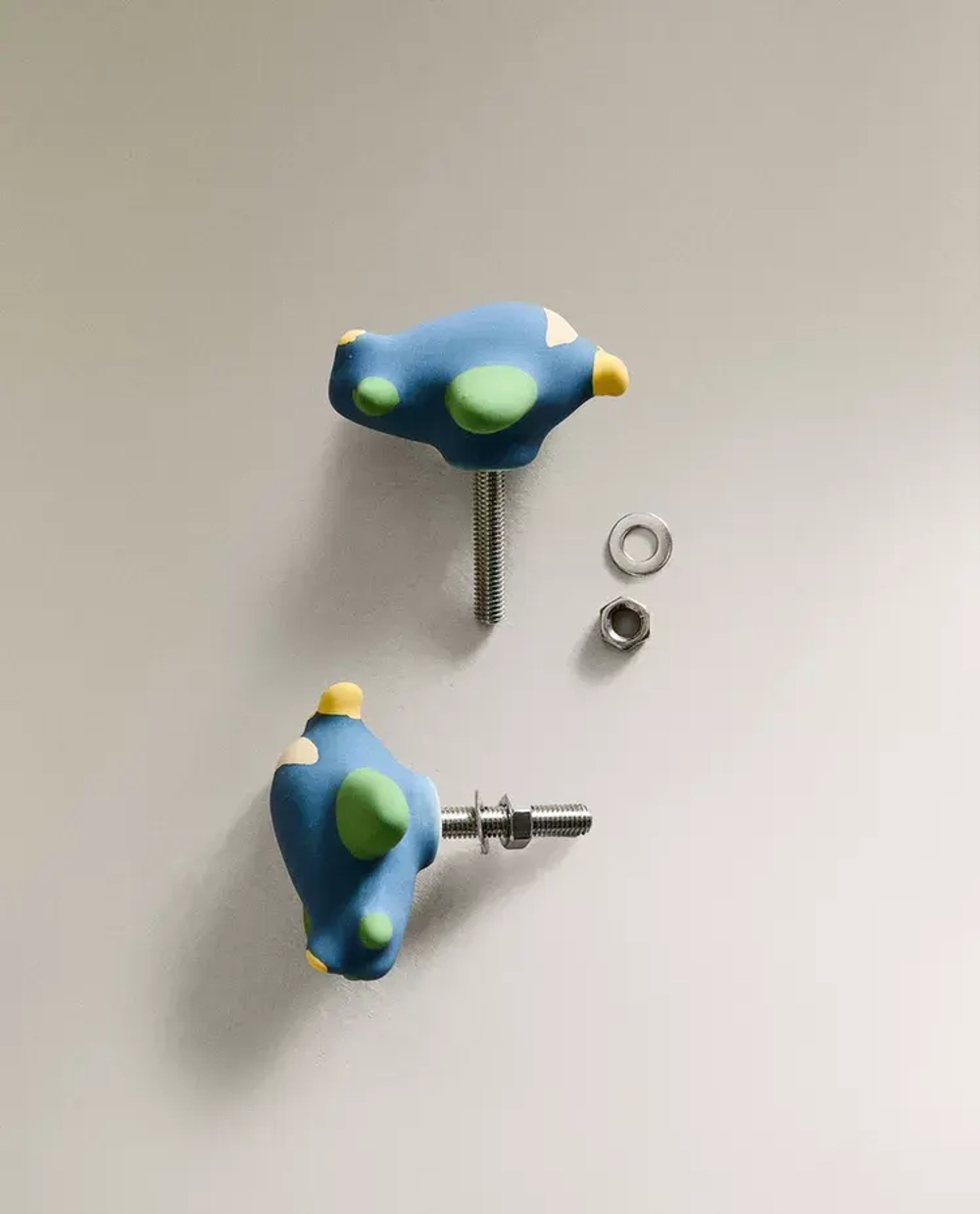 ZARA HOME НАБОР ДЕТСКИХ МЕБЕЛЬНЫХ РУЧЕК «САМОЛЕТ» (2 ШТ.), РАЗНОЦВЕТНЫЙ