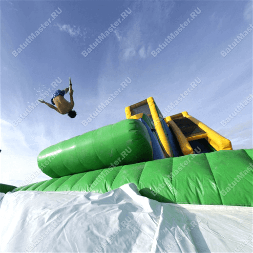 Надувная водная горка «Большой трамплин» 15*8*9 м