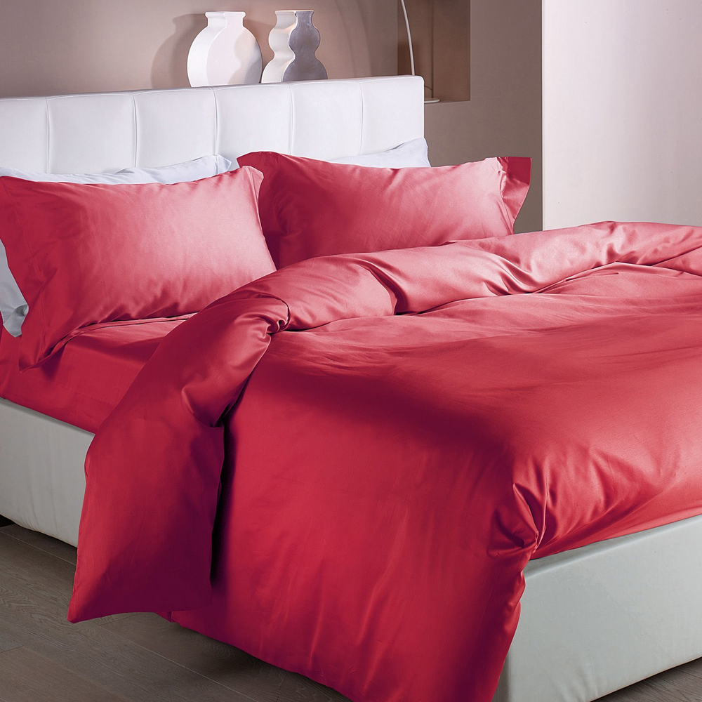 Простыня на резинке 200x200 Сaleffi Raso Tinta Unito с бордюром вишневая Италия