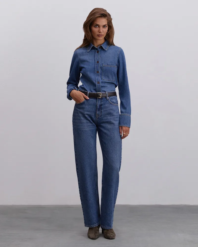 Синие джинсы прямого кроя