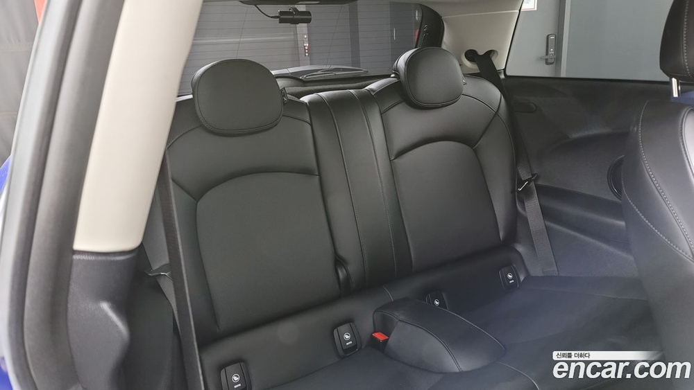 Mini Cooper Basic (09.2020)