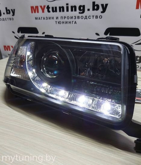 Передние фары DAYLIGHT BLACK для Audi 80 B4