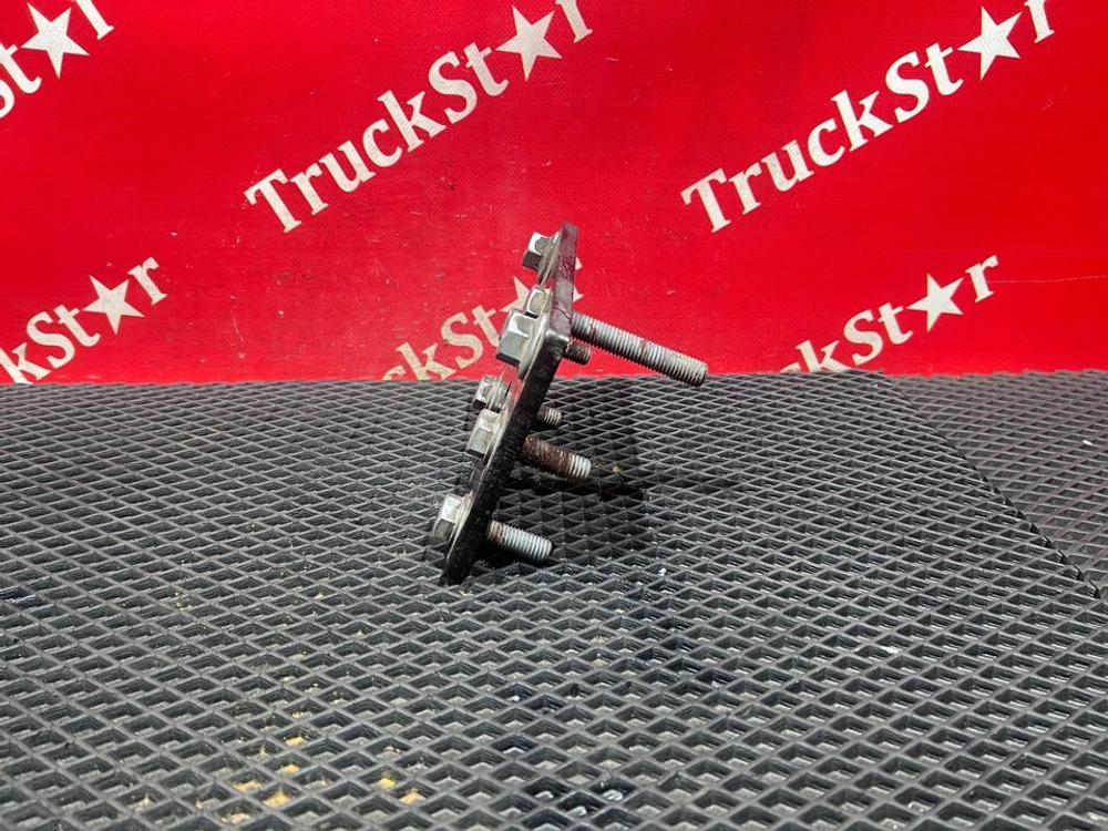 Кронштейн глушителя