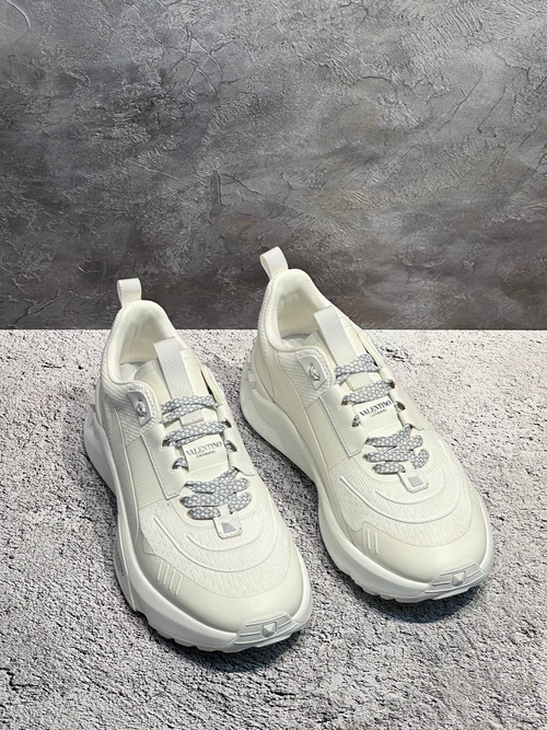 Кроссовки Valentino