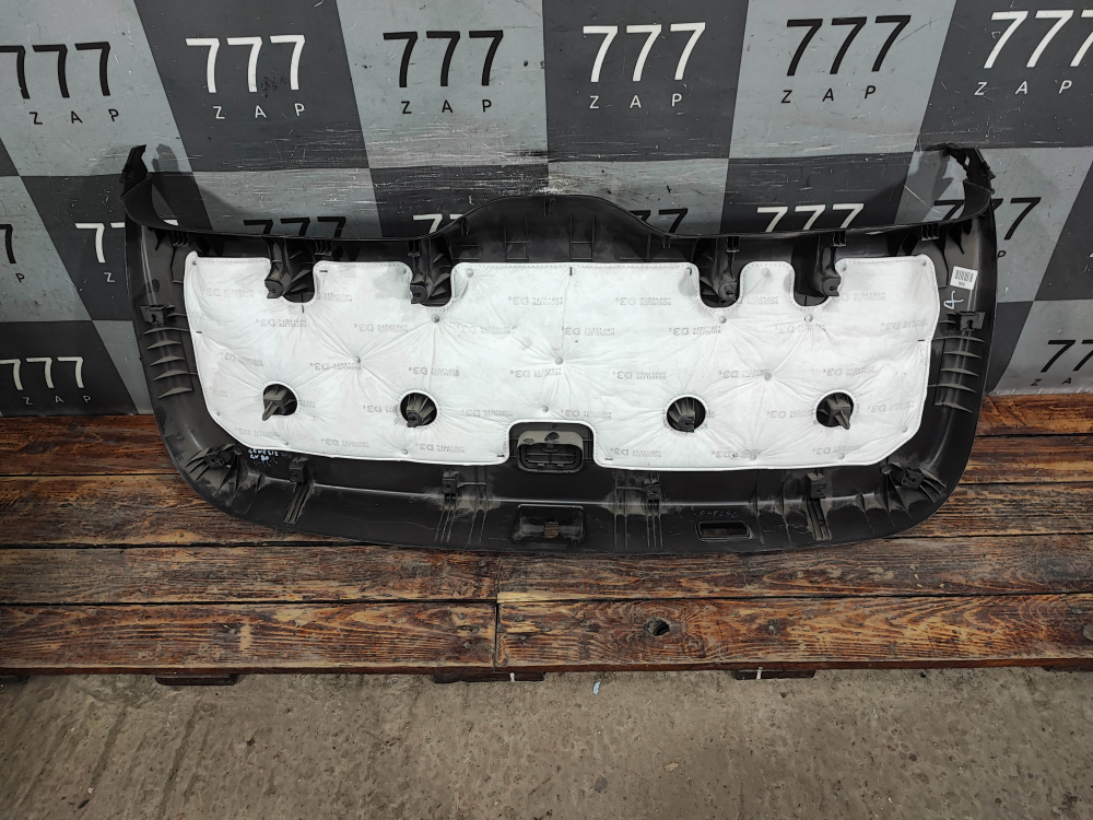 Обшивка крышки багажника Genesis GV80 20-нв Б/У Оригинал 81710T6000