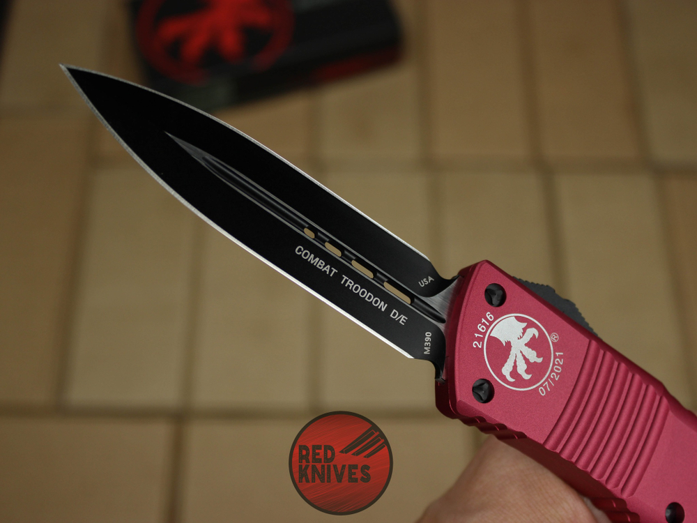 Нож Microtech Troodon D/E RDBK А+++ - черный клинок, красная рукоять 138-1RD