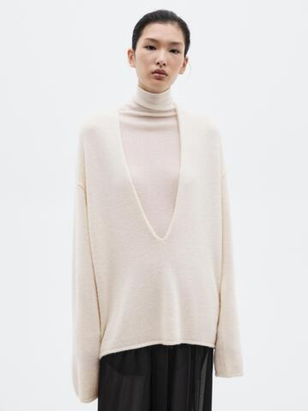 Massimo Dutti Вязаный свитер с V-образным вырезом из альпаки и шелка - Limited Edition, кремовый