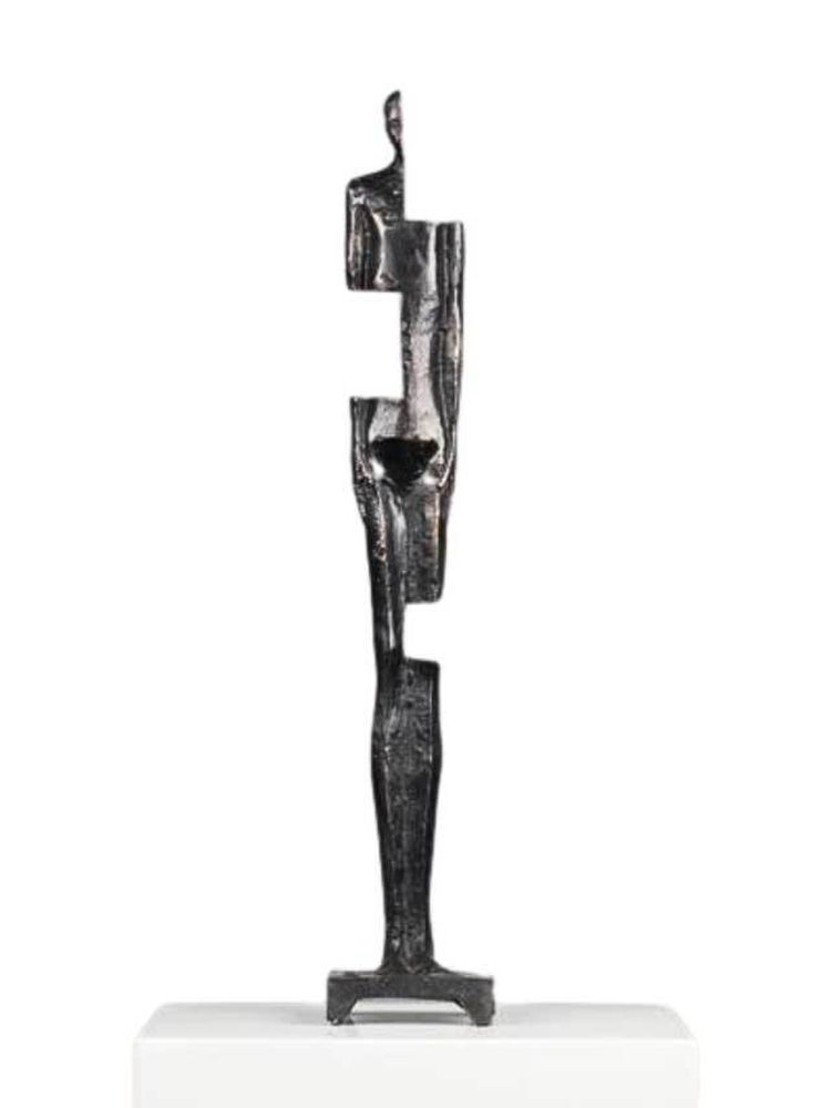 Современная скульптура Кулак 200 см