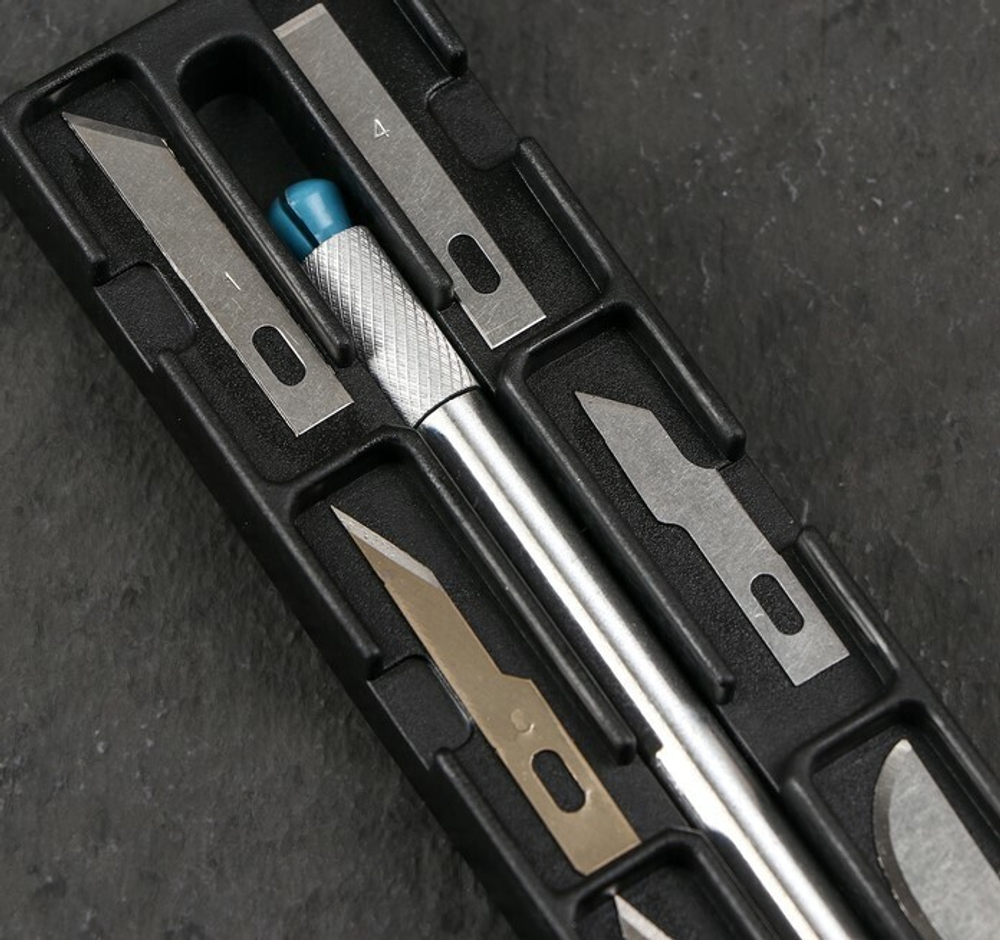 Скальпель в кейсе +6 лезвий