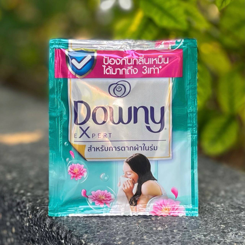 Концентрированный кондиционер для стирки белья парфюмированный Эксперт (Цветочный Аромат) Expert Downy