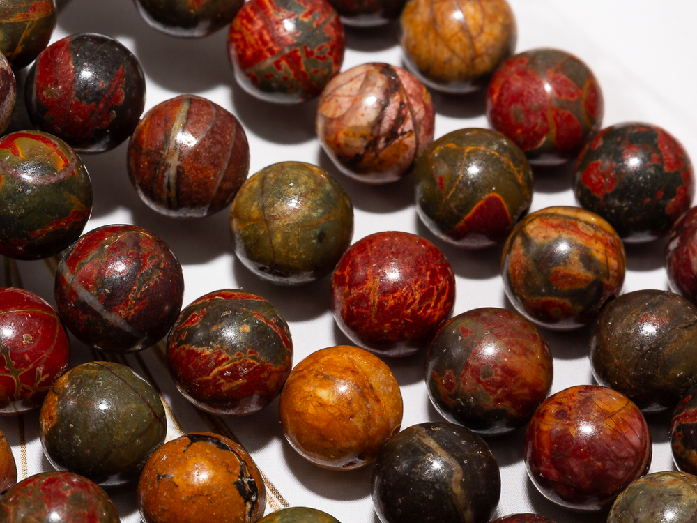 Нить бусин из яшмы 8,5мм