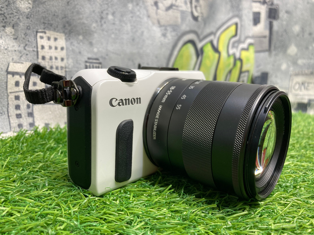 Canon EOS M Kit 18-55mm IS STM