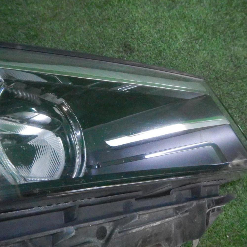 Фара правая BMW 7er G11 G12 (2015-2019) LED