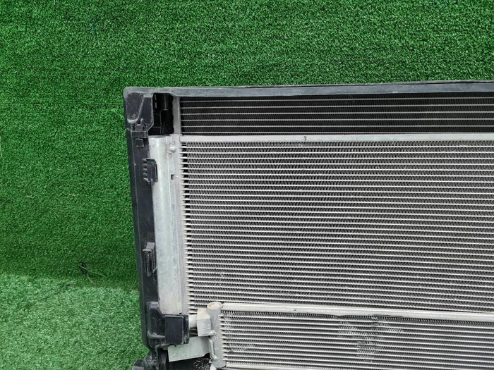 Кассета радиаторов BMW 3er G20 (2018-н.в.)