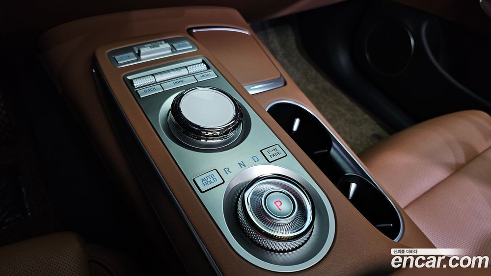 Genesis GV70 2.5T Бензин AWD (05.2022)