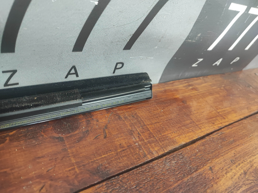 Молдинг стекла переднего правого CLS (C257) 17-нв Б/У Оригинал A2577251000