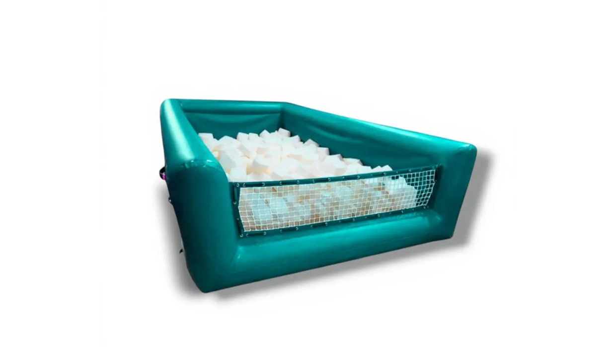 Надувная зона приземления - поролоновая яма с кубиками