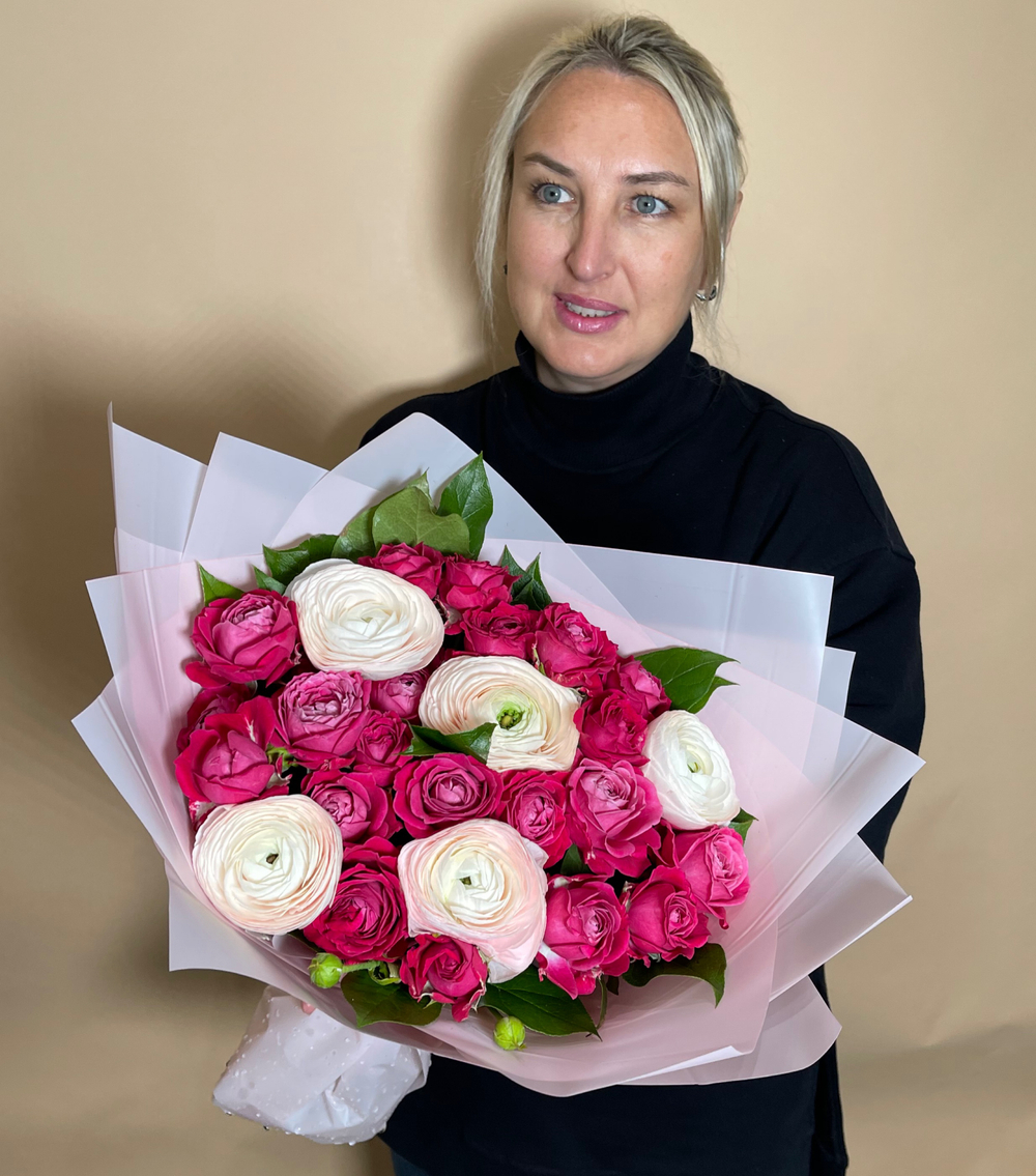 Ранункулюсы в малине