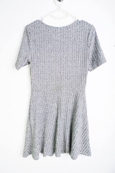 Платье H&M практичное, маркировка 36, визуально на 42 размер