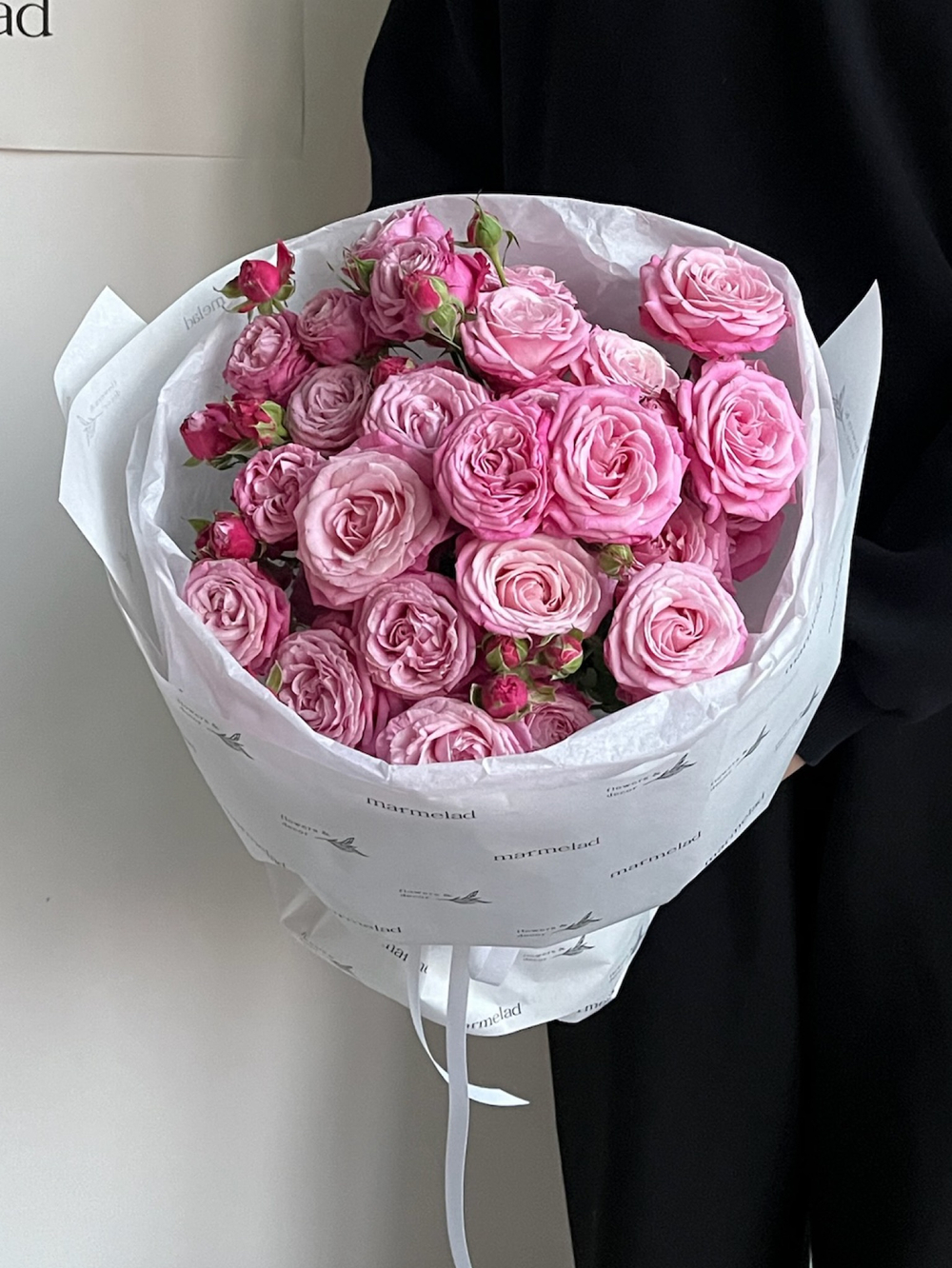 Букет из кустовых пионовидных роз в розовом оттенке 