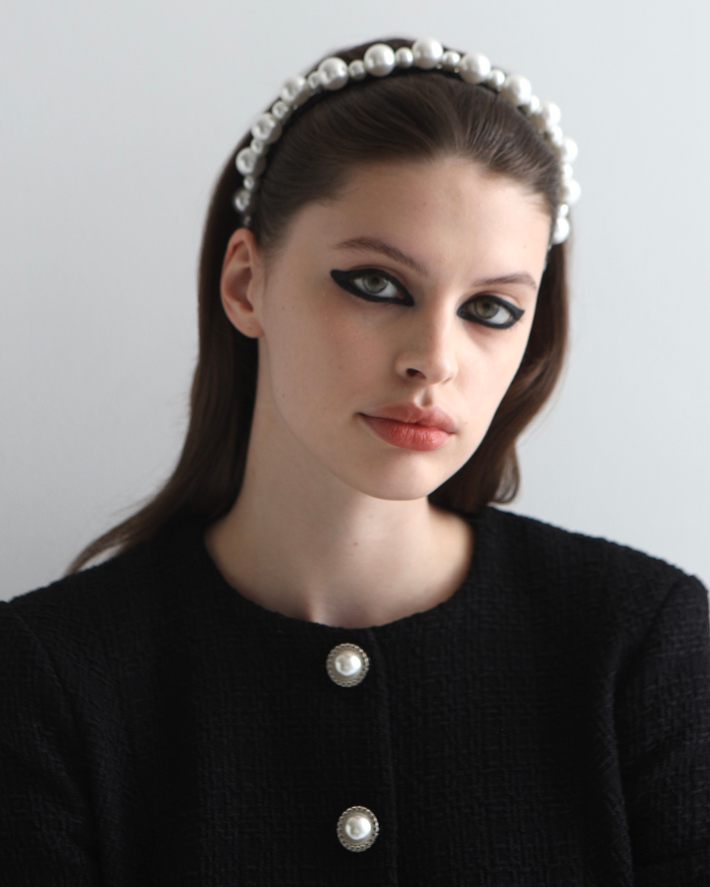 Тонкий ободок из шелка с жечугом