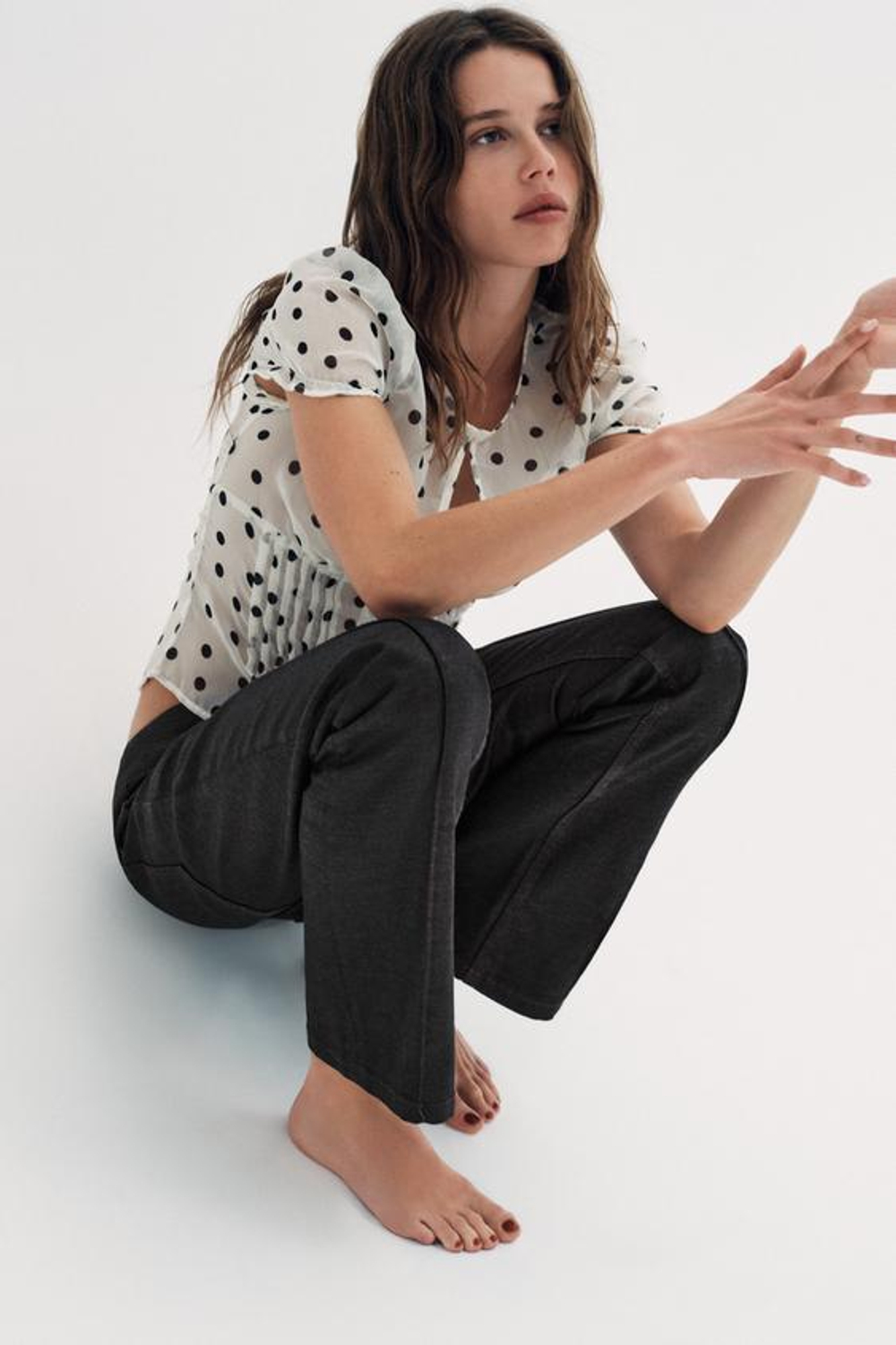 ZARA ДЖИНСЫ TRF С НИЗКОЙ ПОСАДКОЙ И ВОЩЕНЫМ ПОКРЫТИЕМ, ШОКОЛАДНЫЙ