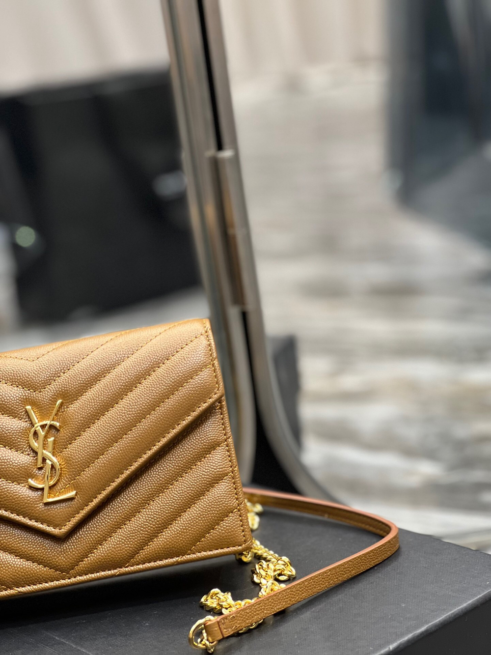 Saint Laurent WOC 19 cm