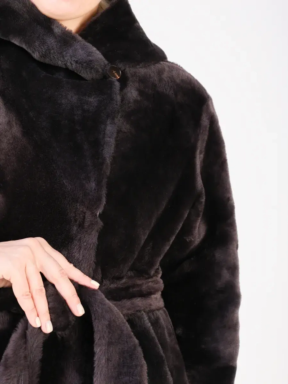 Дубленка зимняя шуба натуральная с капюшоном двухсторонняя