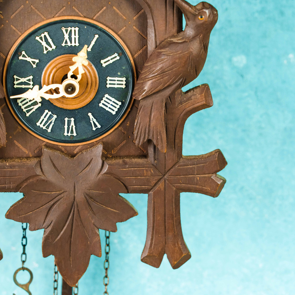 Настенные часы с кукушкой