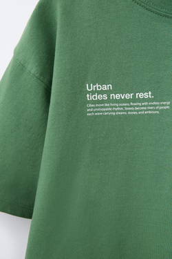 ZARA ФУТБОЛКА С ТЕКСТОВЫМ ПРИНТОМ, ЗЕЛЕНЫЙ