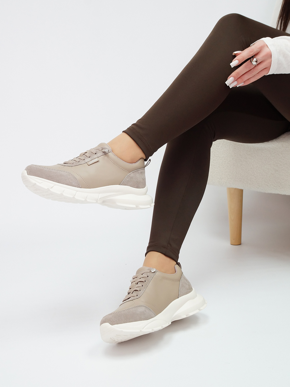 Кроссовки женские демисезонные