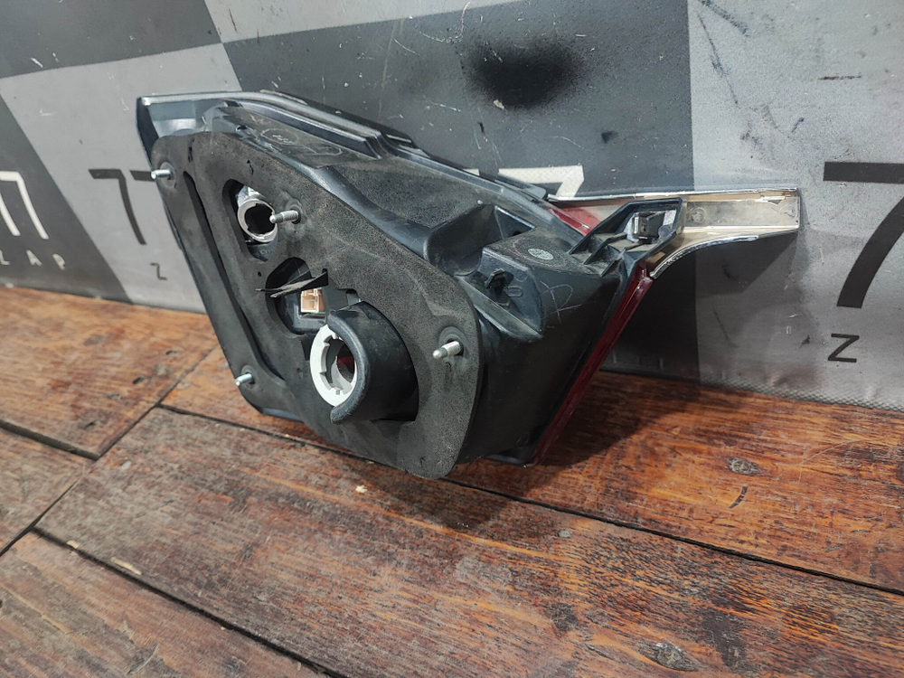 Фонарь задний правый Toyota Camry (XV55) 14-18 Б/У Оригинал 8158133291