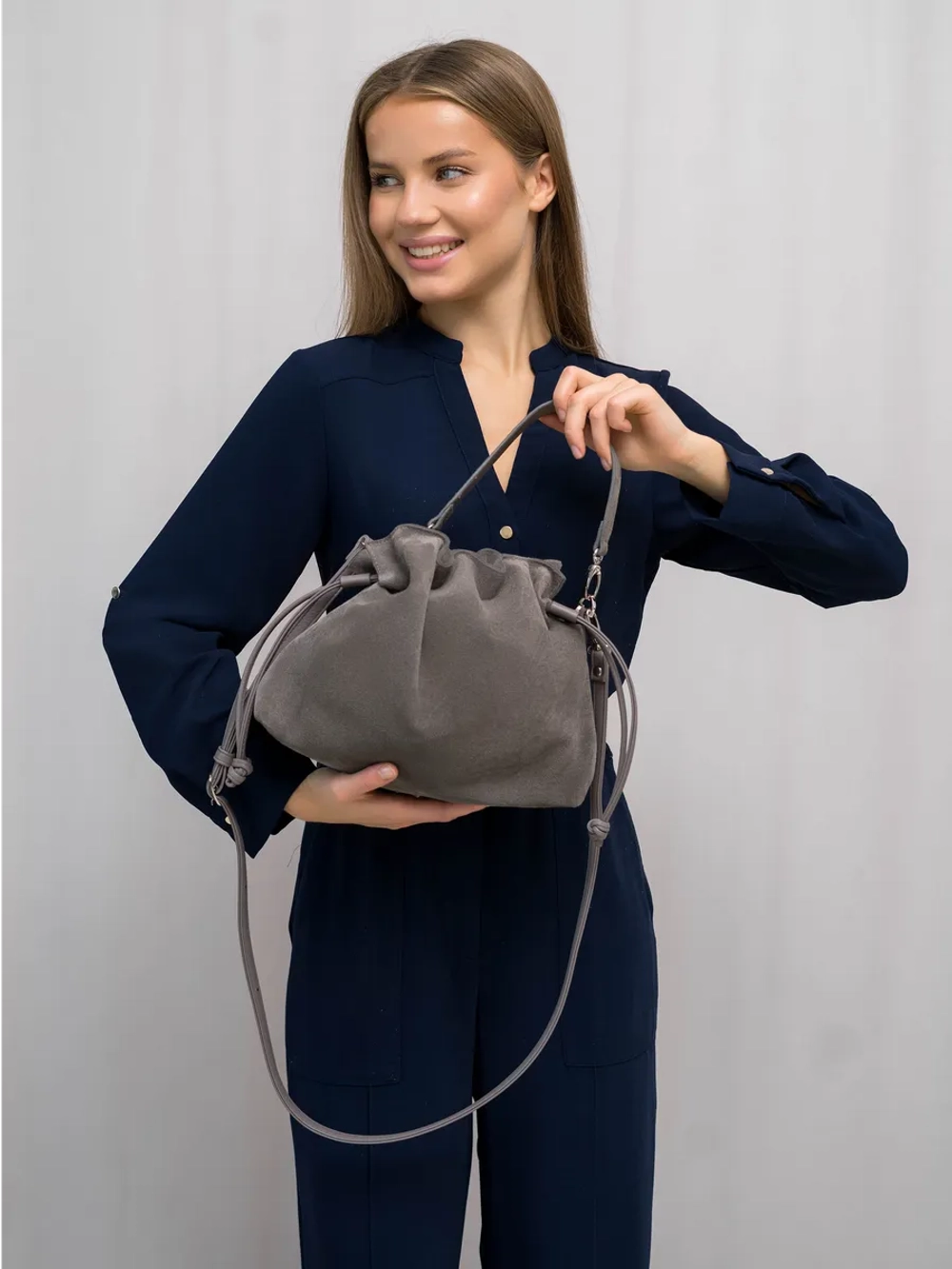 сумка через плечо средняя натуральная замша