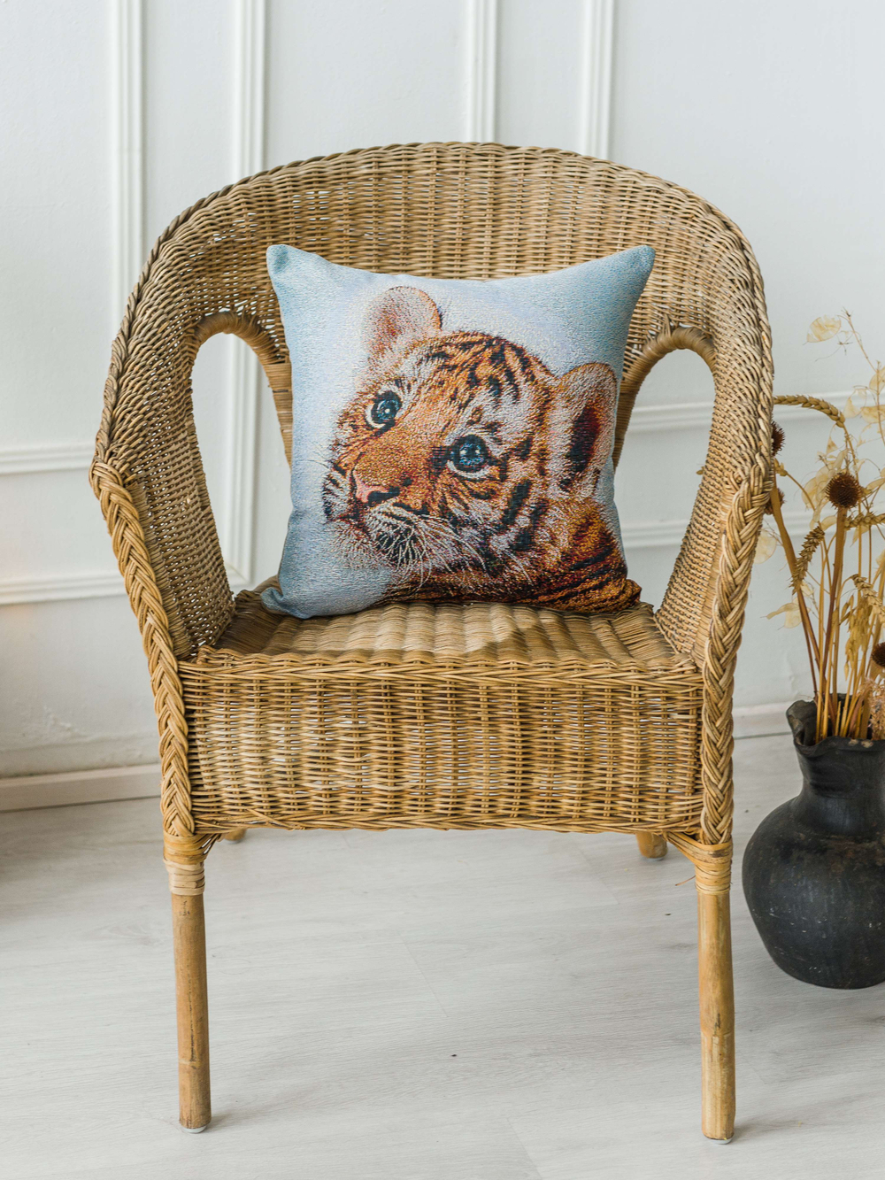 Декоративная гобеленовая наволочка для интерьерной подушки Тигренок 38*38