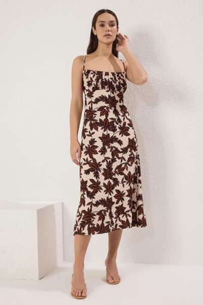 Коричневое цветочное платье А-силуэта миди TWOSS25EL00561