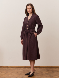 Платье с воротником стойкой