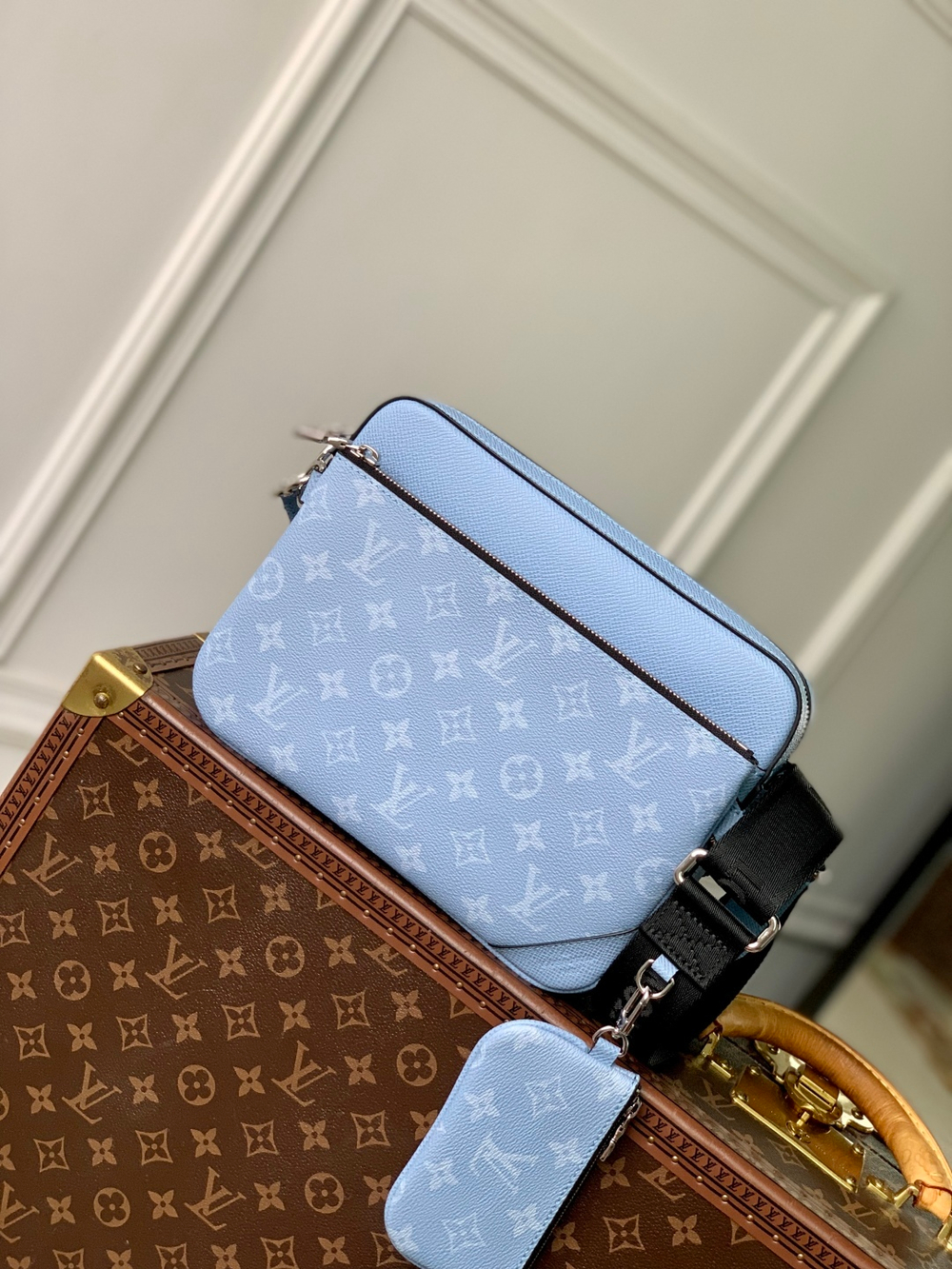 Louis Vuitton Trio Messenger