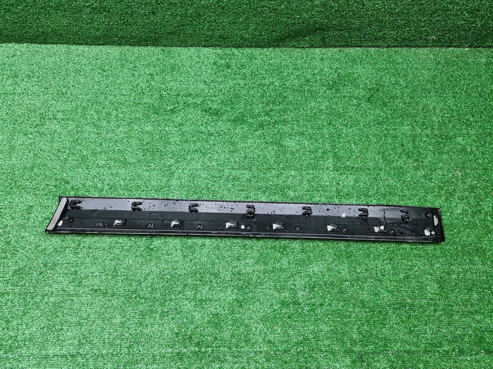 Накладка двери передняя левая Geely Atlas 1 16-22