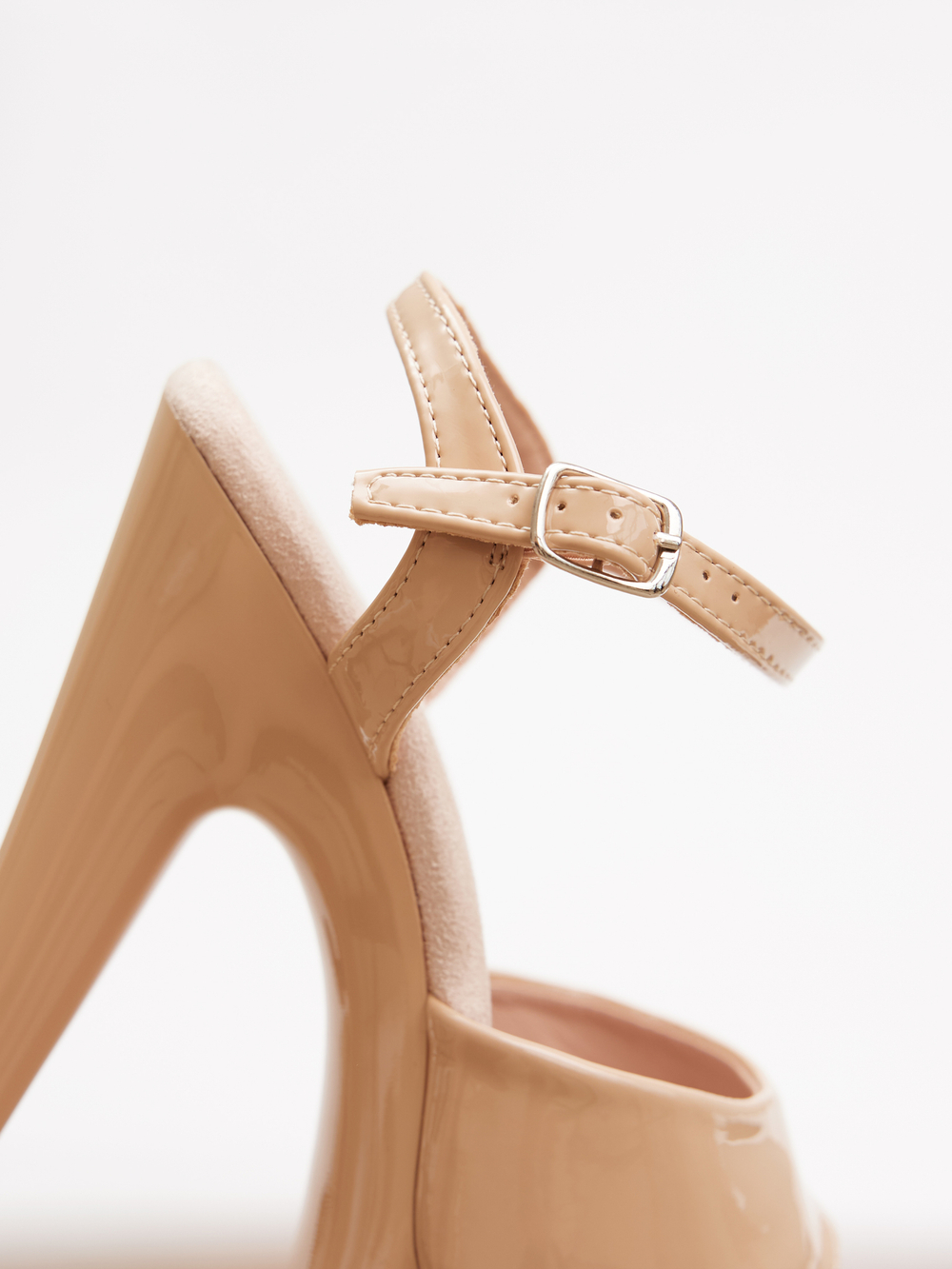 Босоножки Тройка бежевые лак - SHDS-008-3-lak-bei