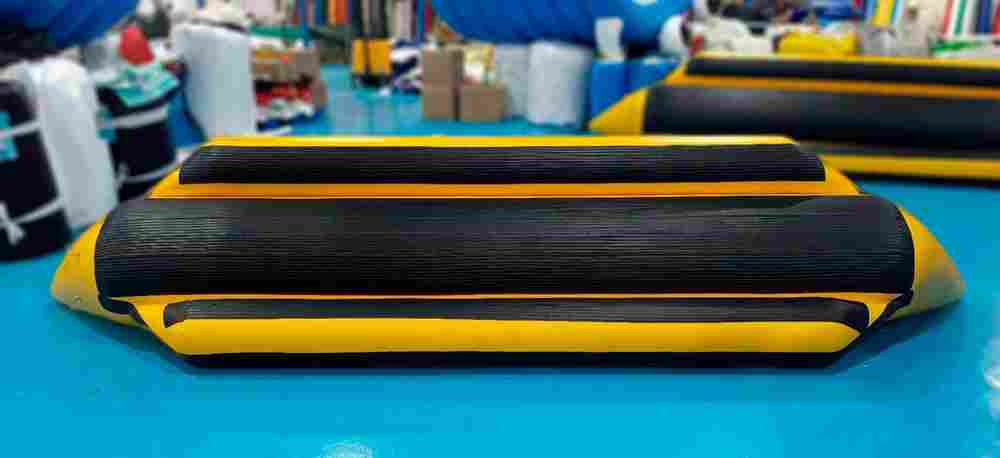 Банан, мест для посадки: 4, усиление дна "Ультра"