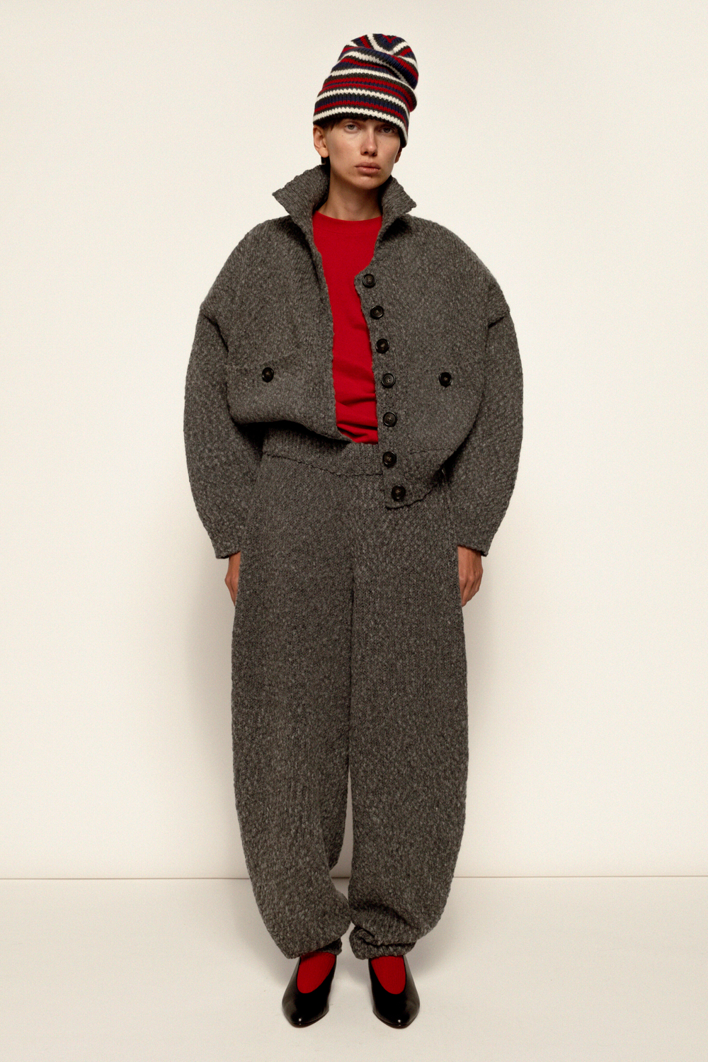 Шапка в полоску 26.NP.4.HAT.02.09, черный