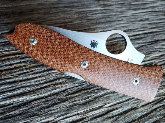 Складной нож Spyderco 255CMP SpyOpera c клинком из стали Böhler M390 Microclean®, рукоять микарта