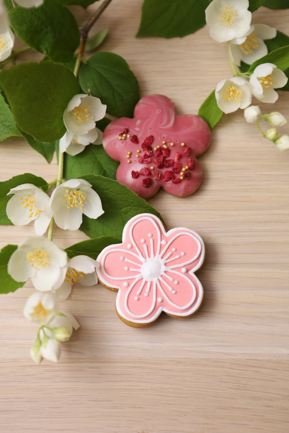 Пряник цветок с логотипом на заказ