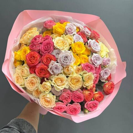 Букет микс оттенков кустовых роз 19шт