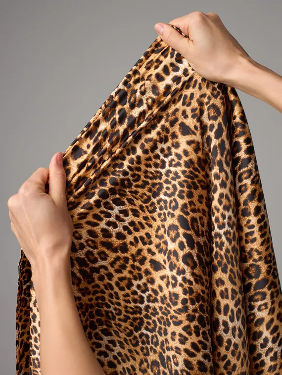 Атлас-стрейч бельевой оптом, Китай, леопард, бежевый/коричневый/черный